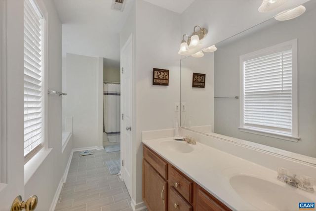 1092 WINTERGREEN LN, Charlottesville, VA 22903