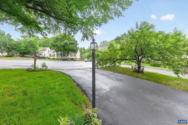 1092 WINTERGREEN LN, Charlottesville, VA 22903