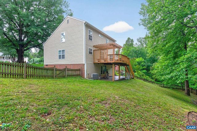 1092 WINTERGREEN LN, Charlottesville, VA 22903