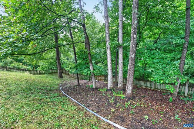 1092 WINTERGREEN LN, Charlottesville, VA 22903
