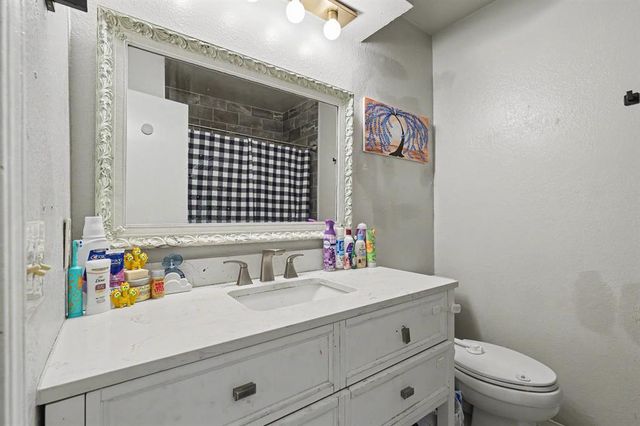 1004 SW 11th Street, Moore, OK 73160