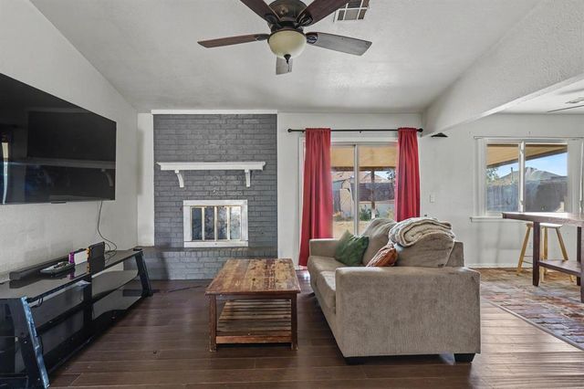1004 SW 11th Street, Moore, OK 73160