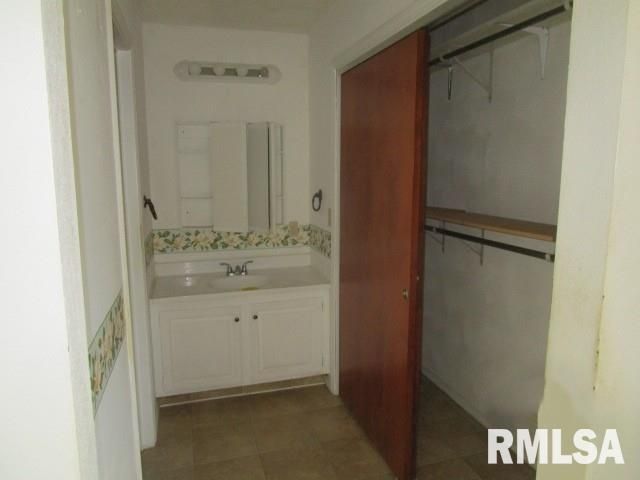 302 PALM Street, Canton, IL 61520