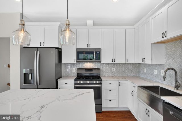 43715 CLEMENS TER, Ashburn, VA 20147