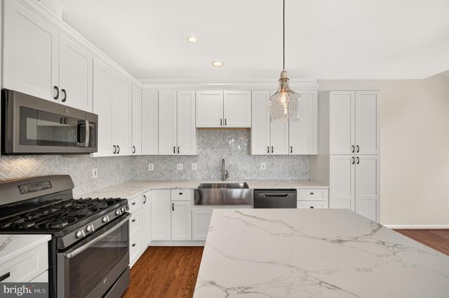 43715 CLEMENS TER, Ashburn, VA 20147
