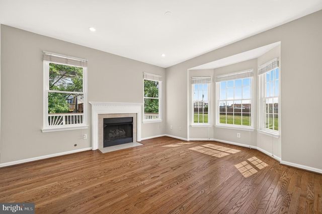 43715 CLEMENS TER, Ashburn, VA 20147