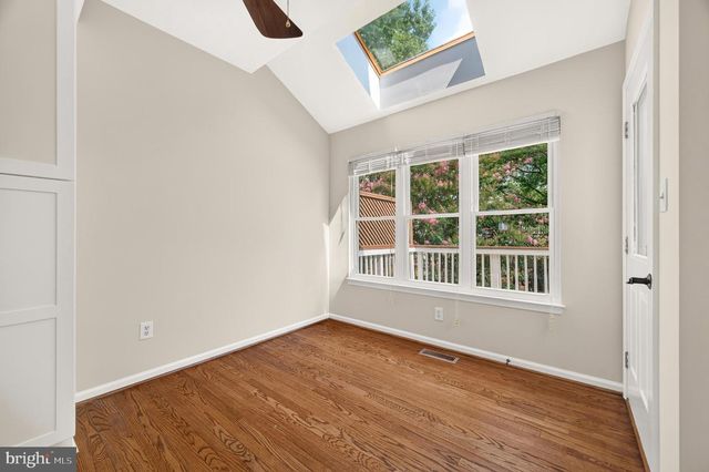 43715 CLEMENS TER, Ashburn, VA 20147