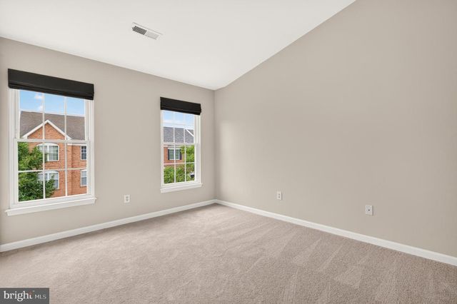 43715 CLEMENS TER, Ashburn, VA 20147