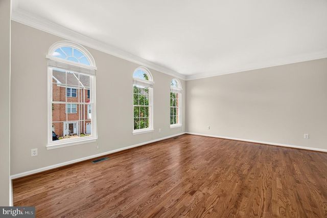 43715 CLEMENS TER, Ashburn, VA 20147