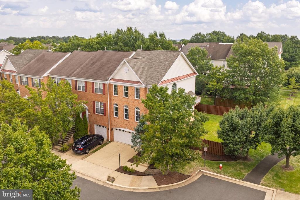 43715 CLEMENS TER, Ashburn, VA 20147