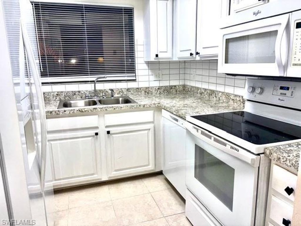 4240 Steamboat BEND 403, FORT MYERS, FL 33919 — photo 4