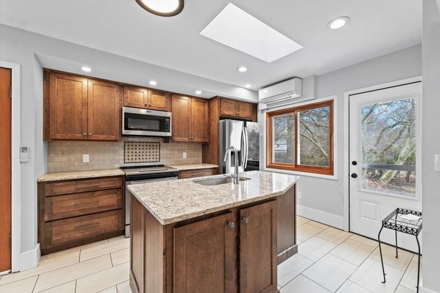 812 W Delaware Avenue, Urbana, IL 61801