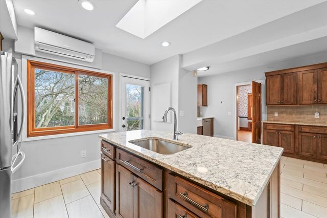 812 W Delaware Avenue, Urbana, IL 61801