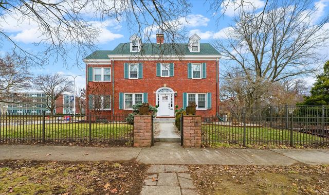 812 W Delaware Avenue, Urbana, IL 61801