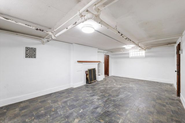 812 W Delaware Avenue, Urbana, IL 61801