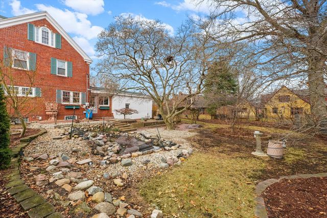 812 W Delaware Avenue, Urbana, IL 61801