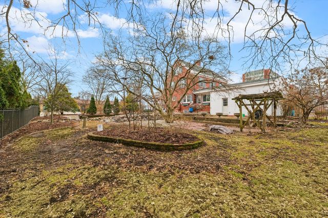 812 W Delaware Avenue, Urbana, IL 61801