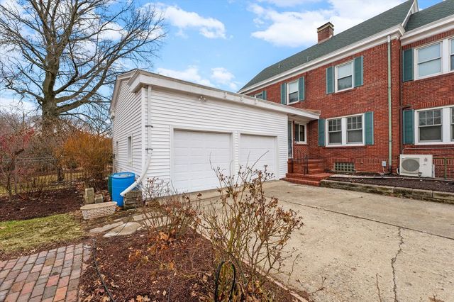 812 W Delaware Avenue, Urbana, IL 61801