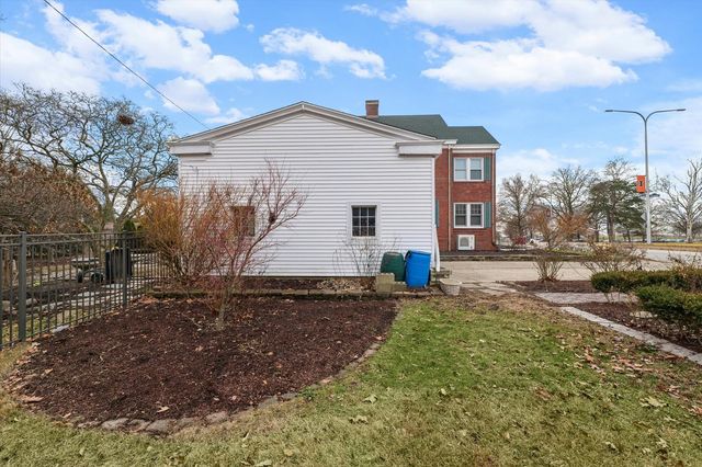 812 W Delaware Avenue, Urbana, IL 61801