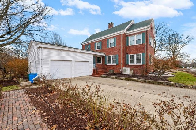 812 W Delaware Avenue, Urbana, IL 61801