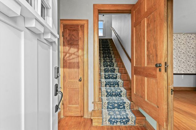 812 W Delaware Avenue, Urbana, IL 61801