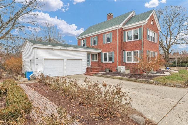 812 W Delaware Avenue, Urbana, IL 61801