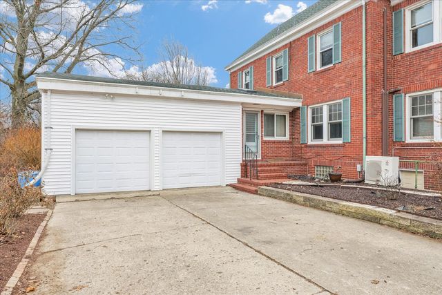 812 W Delaware Avenue, Urbana, IL 61801