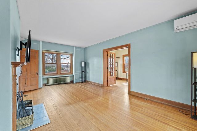 812 W Delaware Avenue, Urbana, IL 61801