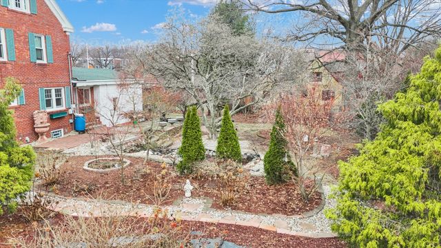 812 W Delaware Avenue, Urbana, IL 61801