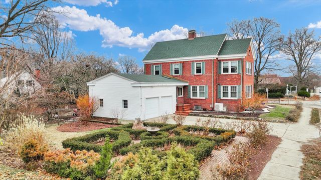 812 W Delaware Avenue, Urbana, IL 61801