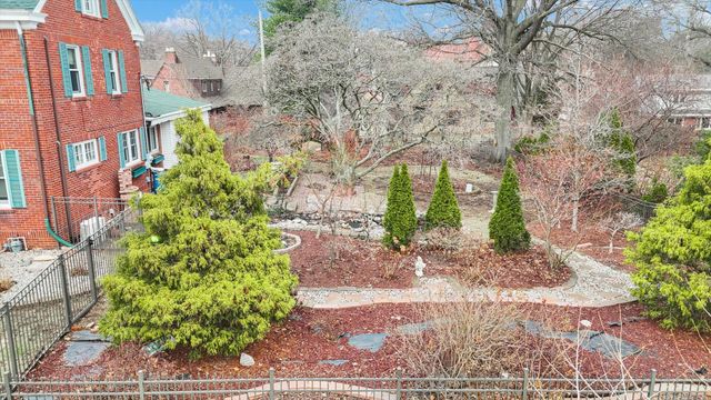 812 W Delaware Avenue, Urbana, IL 61801