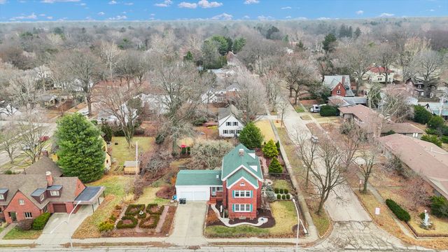 812 W Delaware Avenue, Urbana, IL 61801