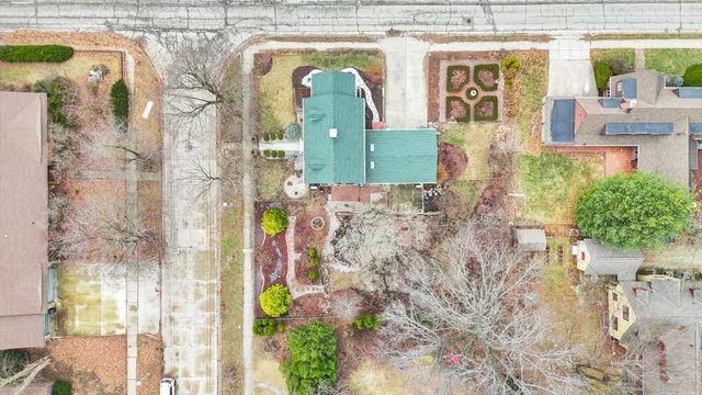 812 W Delaware Avenue, Urbana, IL 61801