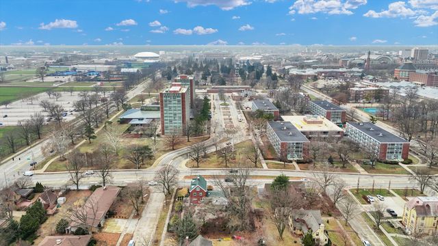 812 W Delaware Avenue, Urbana, IL 61801