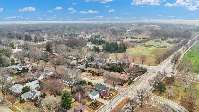 812 W Delaware Avenue, Urbana, IL 61801