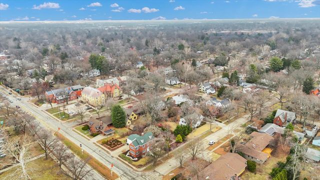 812 W Delaware Avenue, Urbana, IL 61801