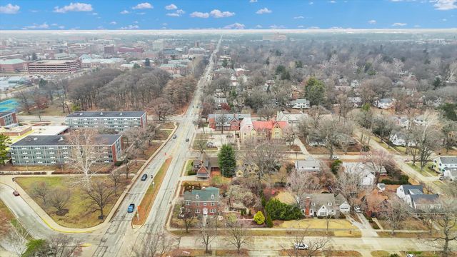 812 W Delaware Avenue, Urbana, IL 61801