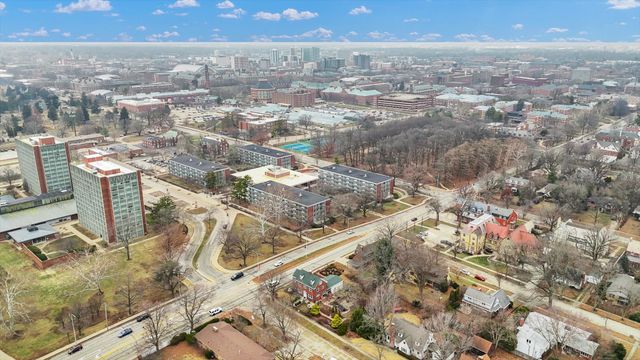 812 W Delaware Avenue, Urbana, IL 61801