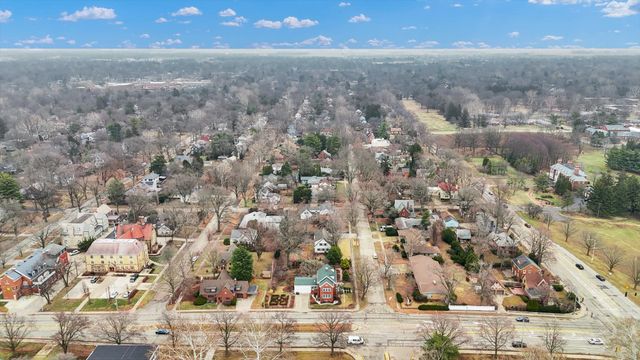 812 W Delaware Avenue, Urbana, IL 61801