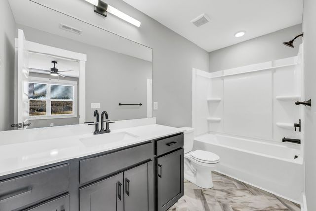 1502 Jonathan Wade Circle, Clarksville, TN 37043