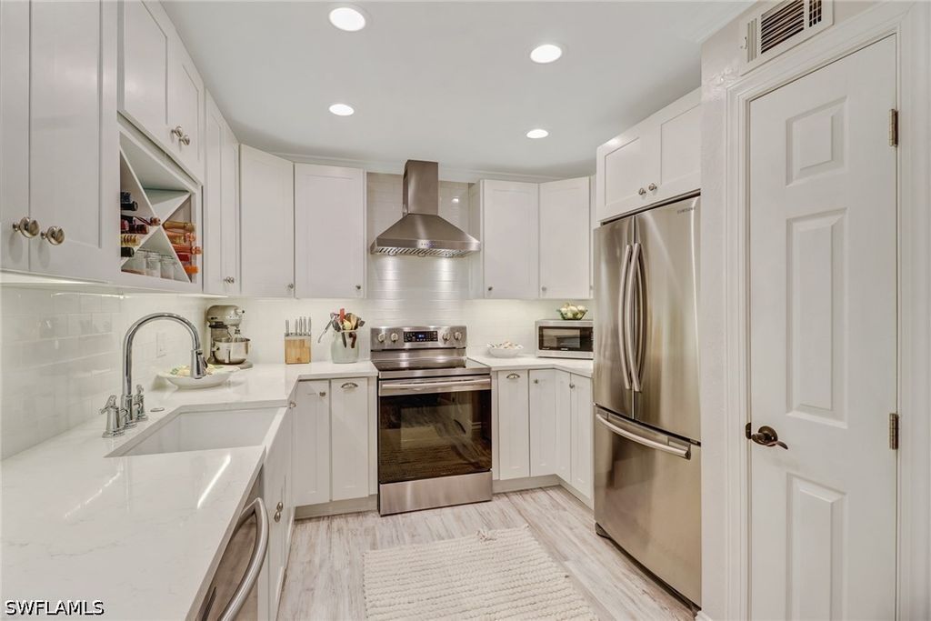 3180 Seasons WAY 909, Estero, FL 33928