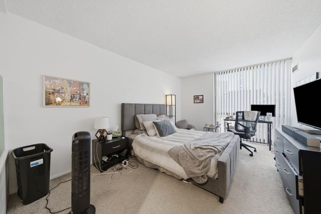 70 W HURON Street 502, Chicago, IL 60654