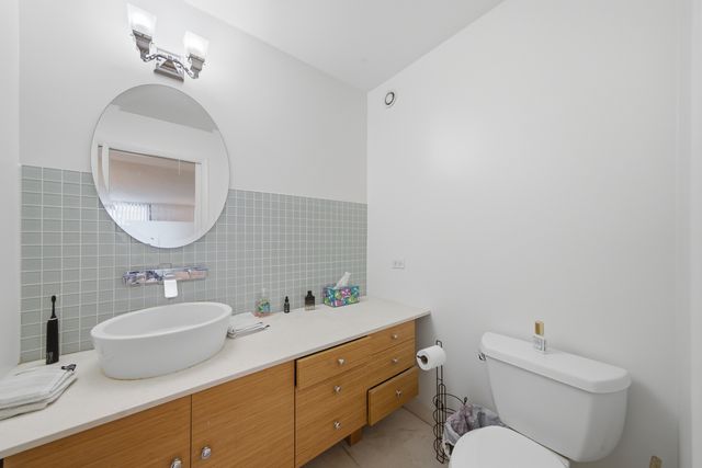70 W HURON Street 502, Chicago, IL 60654