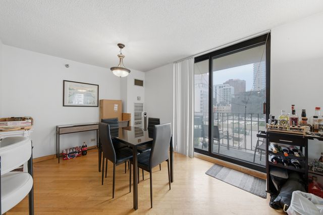 70 W HURON Street 502, Chicago, IL 60654
