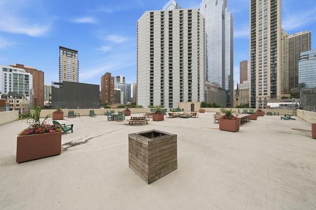 70 W HURON Street 502, Chicago, IL 60654