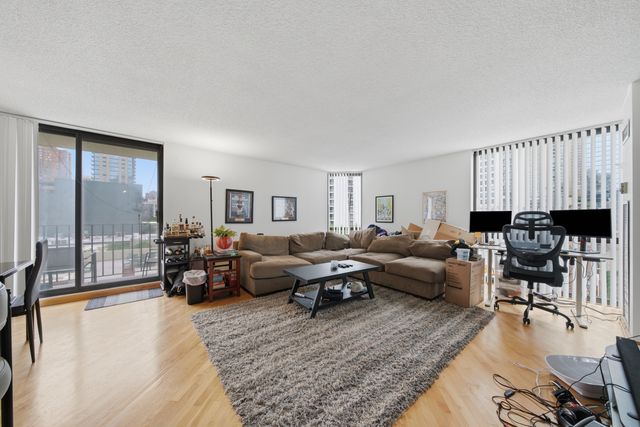 70 W HURON Street 502, Chicago, IL 60654