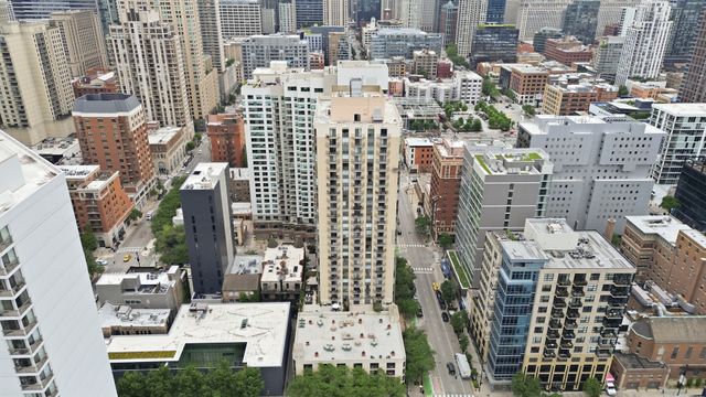 70 W HURON Street 502, Chicago, IL 60654