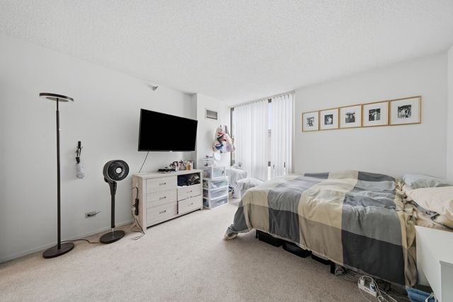70 W HURON Street 502, Chicago, IL 60654