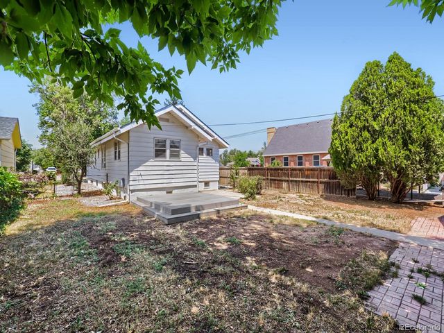 114 S 5th Ave, Brighton, CO 80601