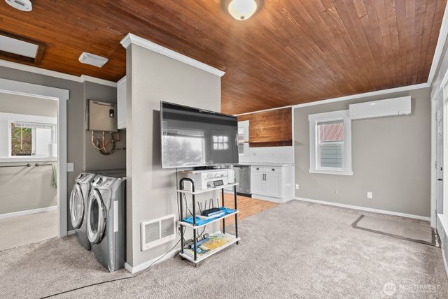 1025 S 84th Street, Tacoma, WA 98444